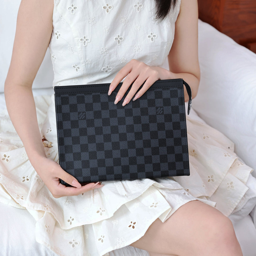 Pochette en cuir à carreaux vintage