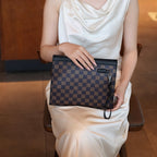 Pochette en cuir à carreaux vintage